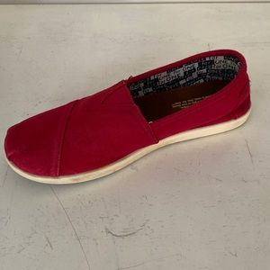 Toms Youth Classic Canvas shoes; sz 5; red; excellent condition